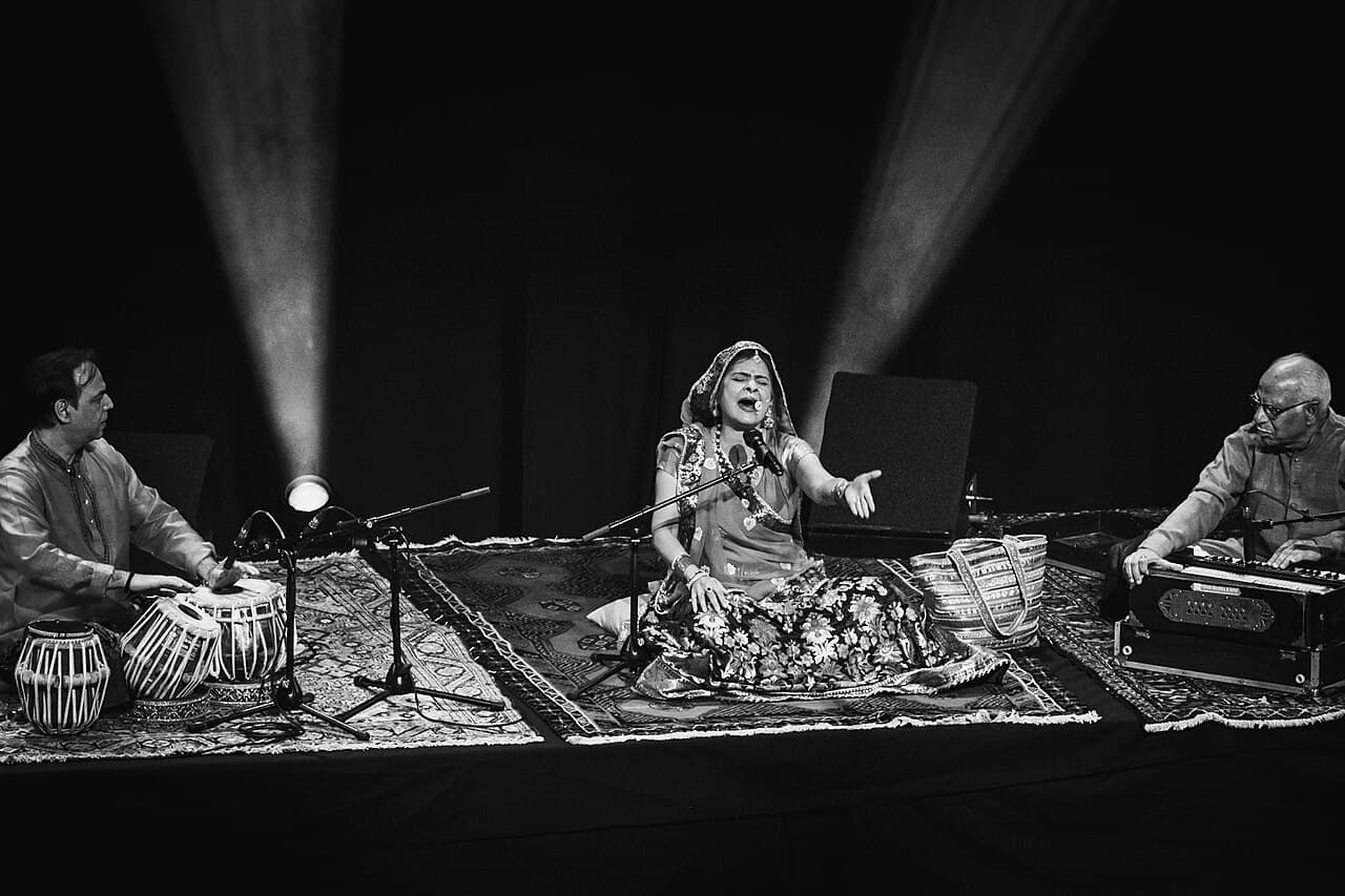A Bhojpuri folk musician in performance